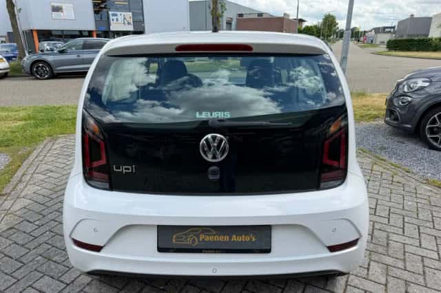 Volkswagen Up! (2016) thumbnail 4