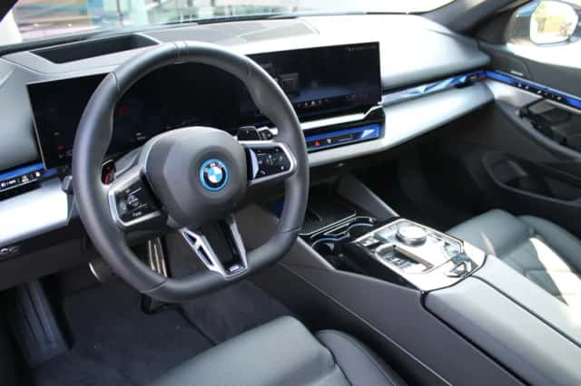 BMW 5-Serie (2025) thumbnail 2