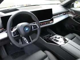 BMW i5 (2026) thumbnail 4