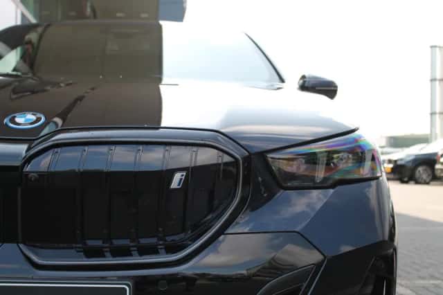BMW i5 (2026) thumbnail 6