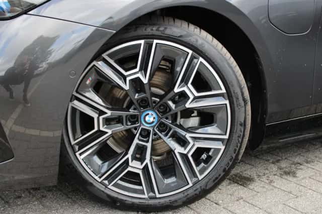 BMW 5-Serie (2024) thumbnail 4