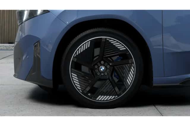 BMW iX3 (2026) thumbnail 6
