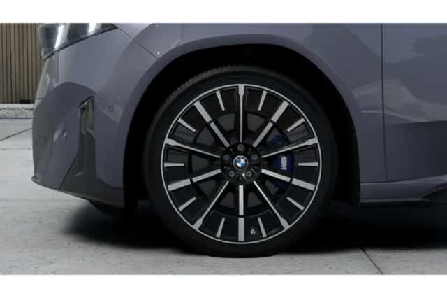 BMW iX3 (2026) thumbnail 6