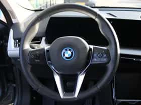 BMW iX2 (2025) thumbnail 11