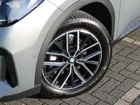 BMW iX2 (2025) thumbnail 5