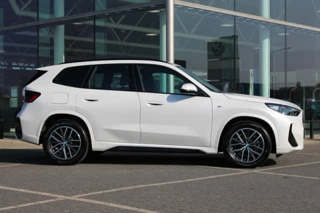 BMW X1 (2024) thumbnail 4
