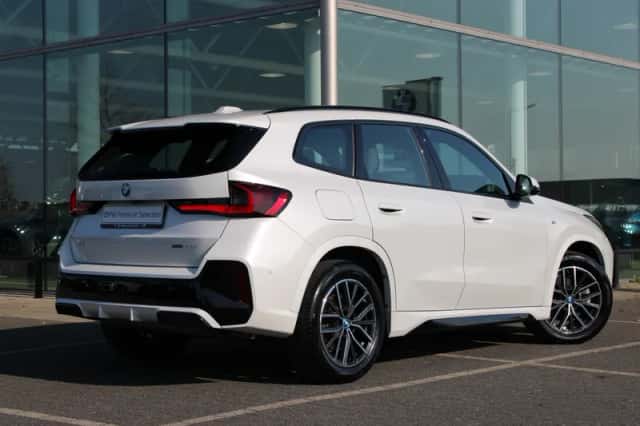 BMW X1 (2024) thumbnail 5