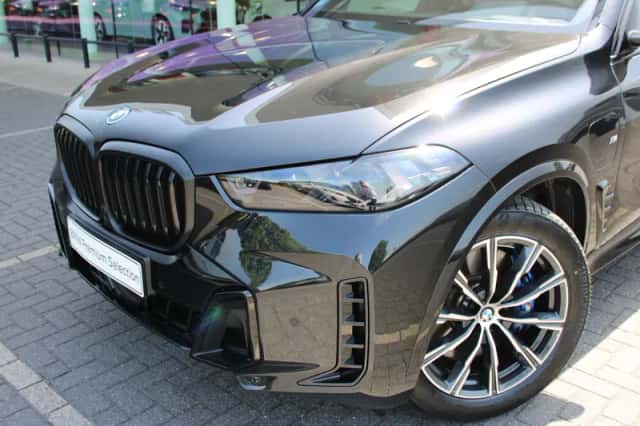 BMW X5 (2025) thumbnail 3