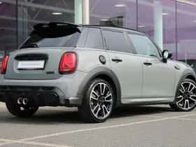 MINI Hatchback (2022) thumbnail 3