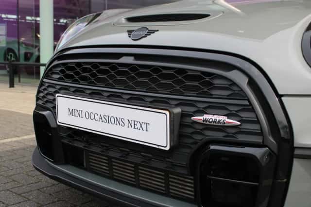 MINI Hatchback (2022) thumbnail 5
