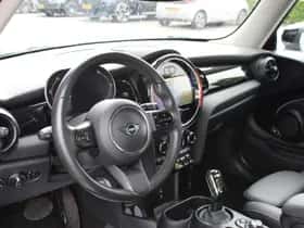MINI Electric (2023) thumbnail 2