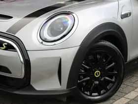 MINI Electric (2023) thumbnail 6