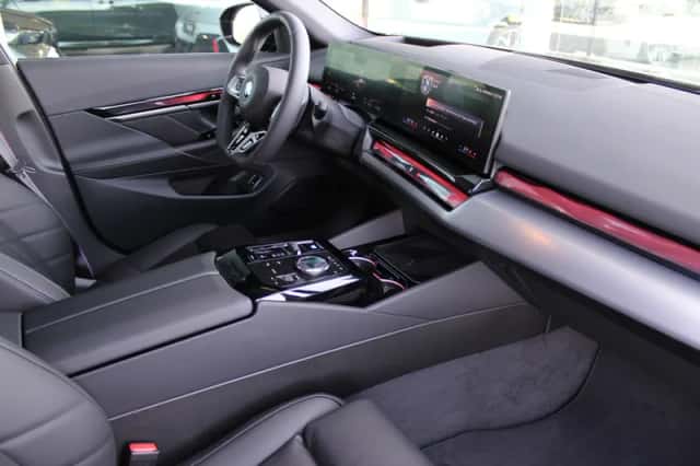 BMW i5 (2026) thumbnail 6