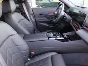 BMW i5 (2026) thumbnail 9
