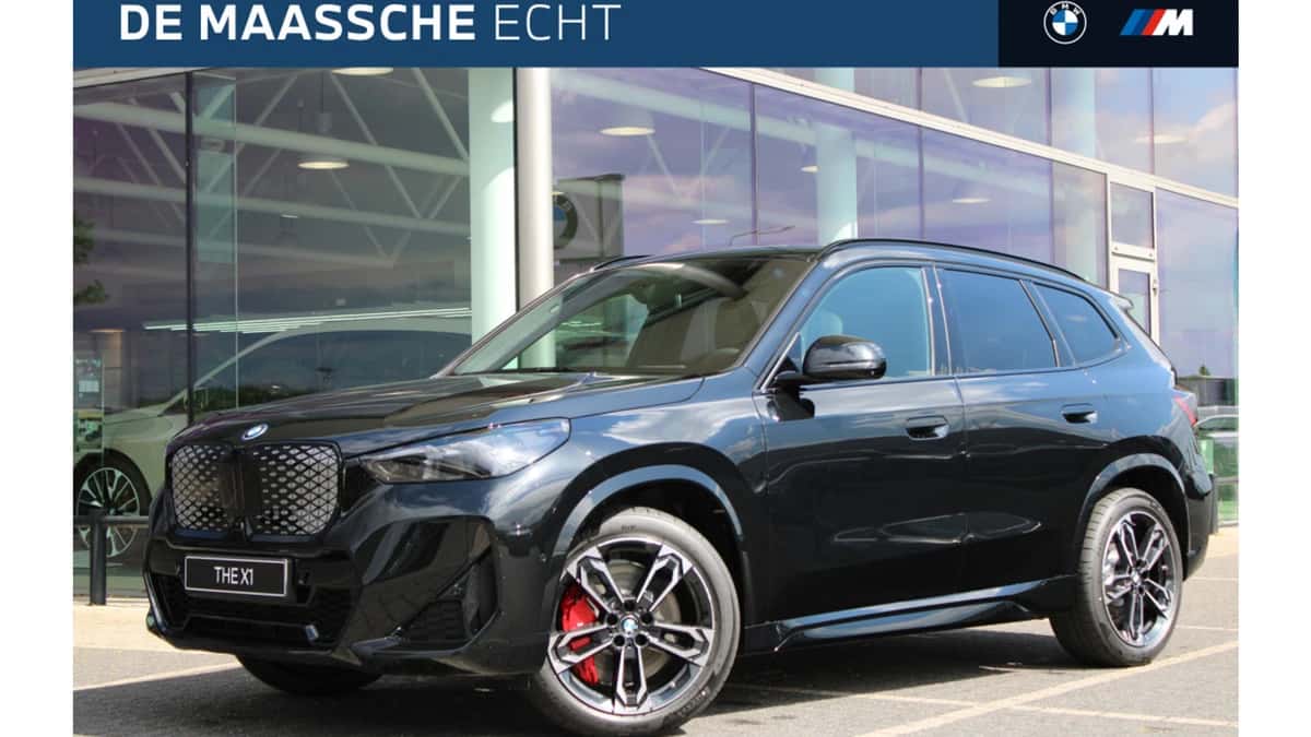 BMW iX1 (2026) — foto 1