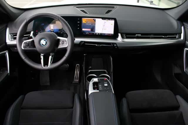 BMW X1 (2025) thumbnail 2