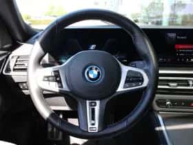 BMW i4 (2024) thumbnail 4