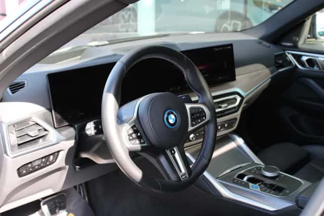 BMW i4 (2024) thumbnail 6