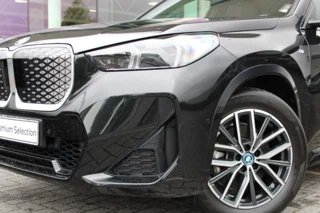 BMW iX1 (2024) thumbnail 4