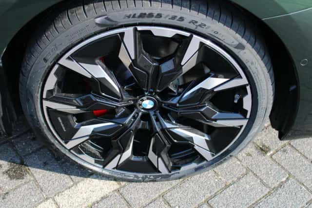 BMW i4 (2026) thumbnail 4