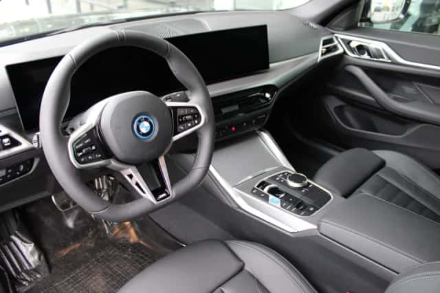 BMW i4 (2026) thumbnail 5