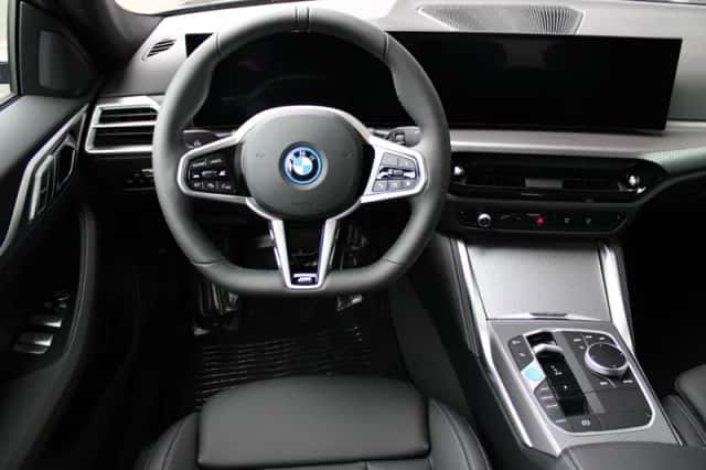 BMW i4 (2026) thumbnail 6