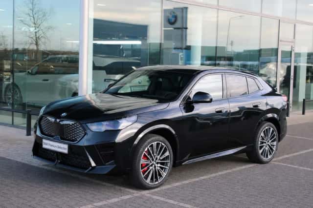 BMW iX2 (2026) thumbnail 1
