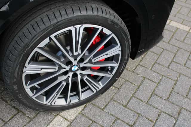 BMW iX2 (2026) thumbnail 3