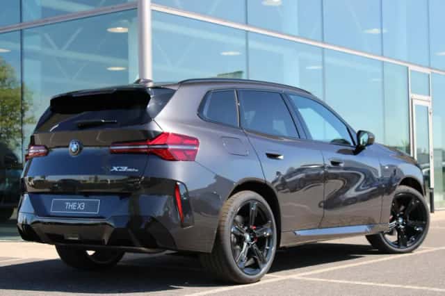 BMW X3 (2026) thumbnail 2
