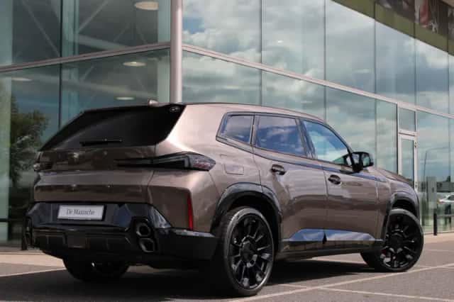 BMW XM (2026) thumbnail 2