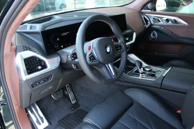 BMW XM (2026) thumbnail 3