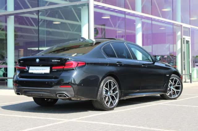 BMW 5-Serie (2023) thumbnail 3