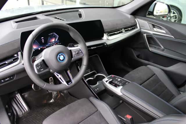 BMW X1 (2025) thumbnail 2