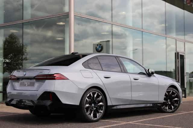 BMW i5 (2026) thumbnail 2