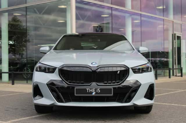 BMW i5 (2026) thumbnail 5