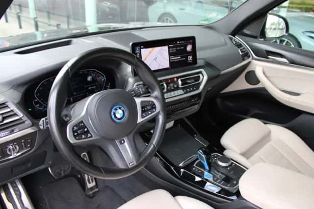 BMW iX3 (2022) thumbnail 2