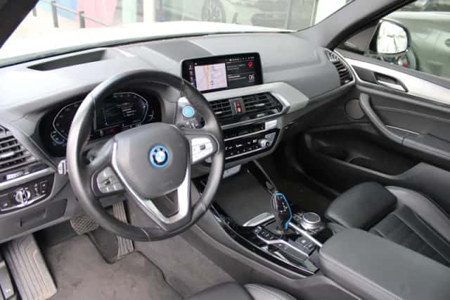 BMW iX3 (2021) thumbnail 2