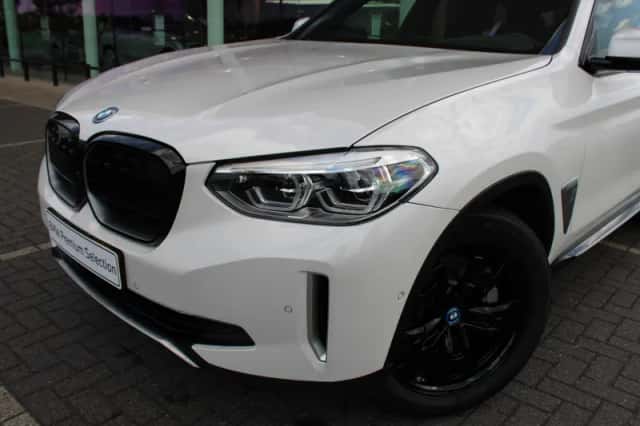 BMW iX3 (2021) thumbnail 3
