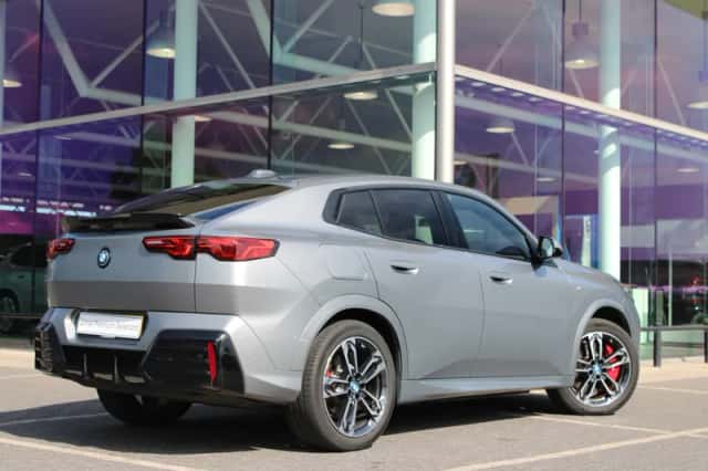 BMW iX2 (2025) thumbnail 5