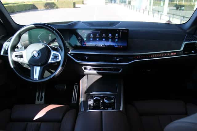 BMW X5 (2023) thumbnail 4