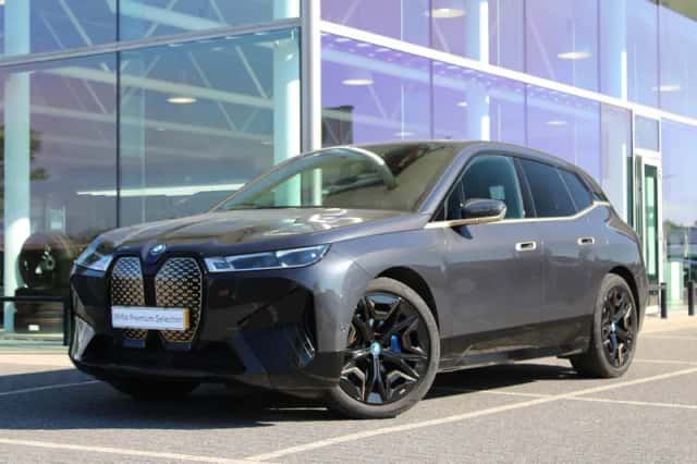 BMW iX (2023) thumbnail 1