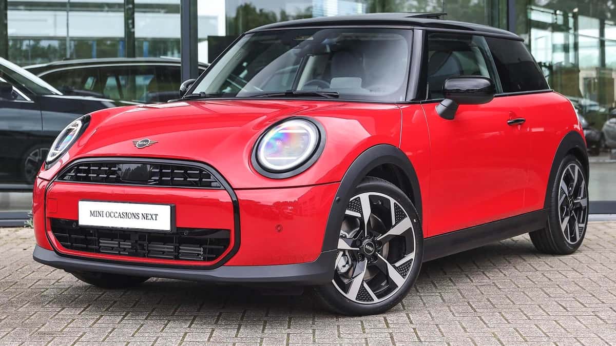 MINI Hatchback (2024) — foto 1