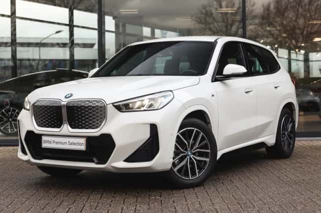 BMW iX1 (2024) thumbnail 1