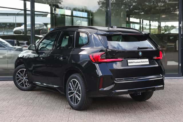 BMW X1 (2024) thumbnail 2