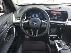 BMW X1 (2024) thumbnail 3