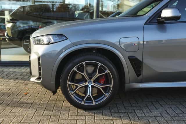 BMW X5 (2024) thumbnail 4