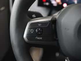 BMW iX (2025) thumbnail 17