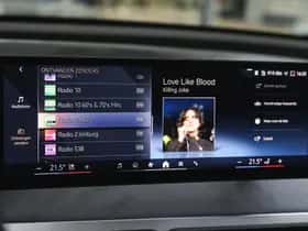 BMW iX (2025) thumbnail 24