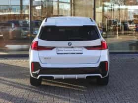 BMW iX1 (2024) thumbnail 6