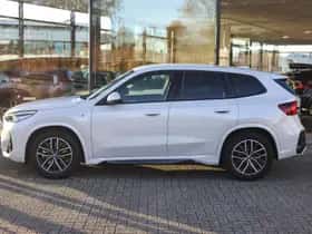 BMW iX1 (2024) thumbnail 7